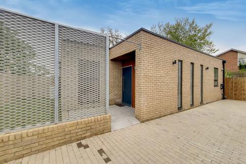 3 bedroom detached house to rent, Hillside Road, Streatham Hill, LONDON, SW2