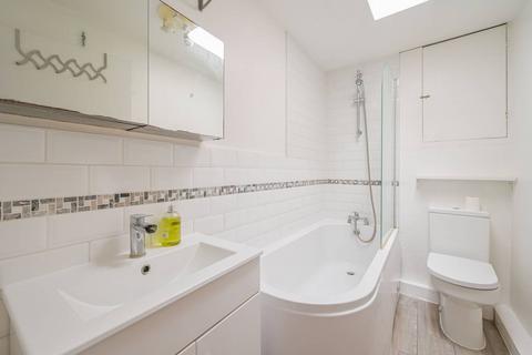 undefined, Mile End Road, Stepney, London, E1