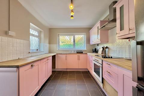 undefined, Milton Terrace, Swansea, City And County of Swansea.