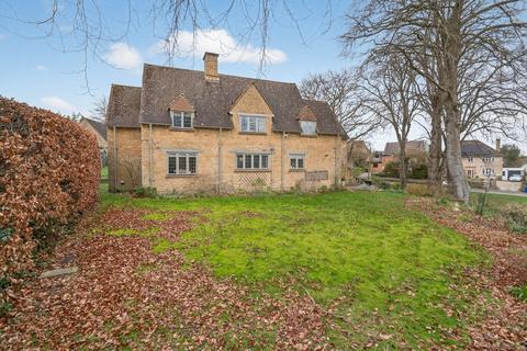 3 bedroom detached house for sale, Church Road Brackley, Northamptonshire, NN13 7BU