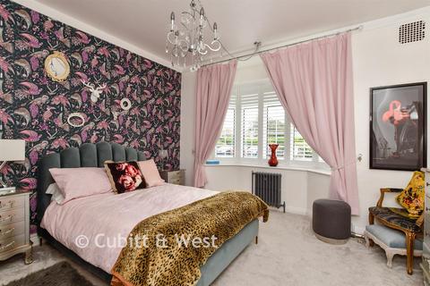 2 bedroom ground floor flat for sale, Downview Court, Worthing BN11