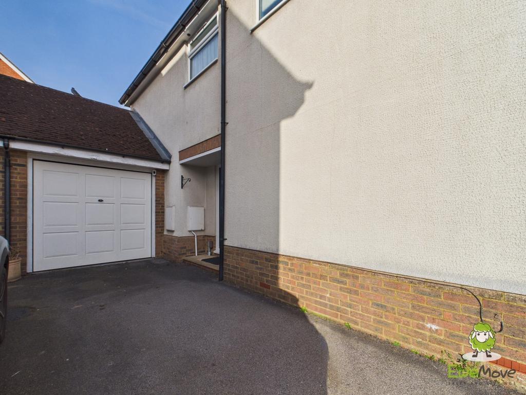 Ewe Move Basingstoke Estate Agents - Speckled Wood