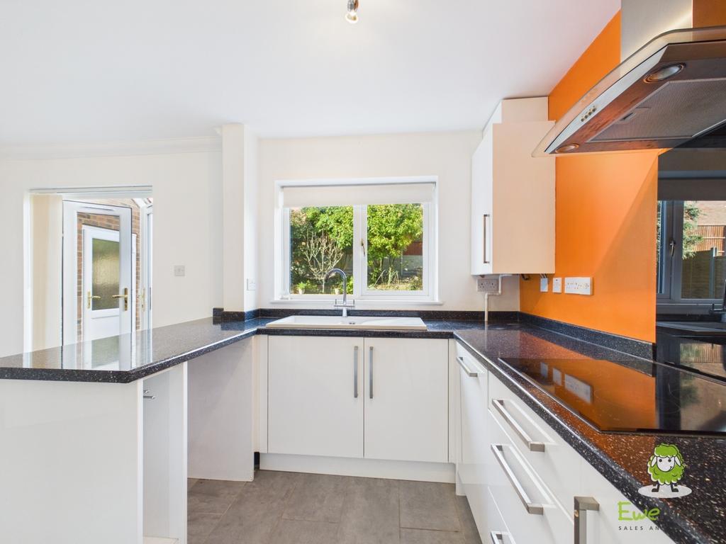 Ewe Move Basingstoke Estate Agents - Speckled Wood