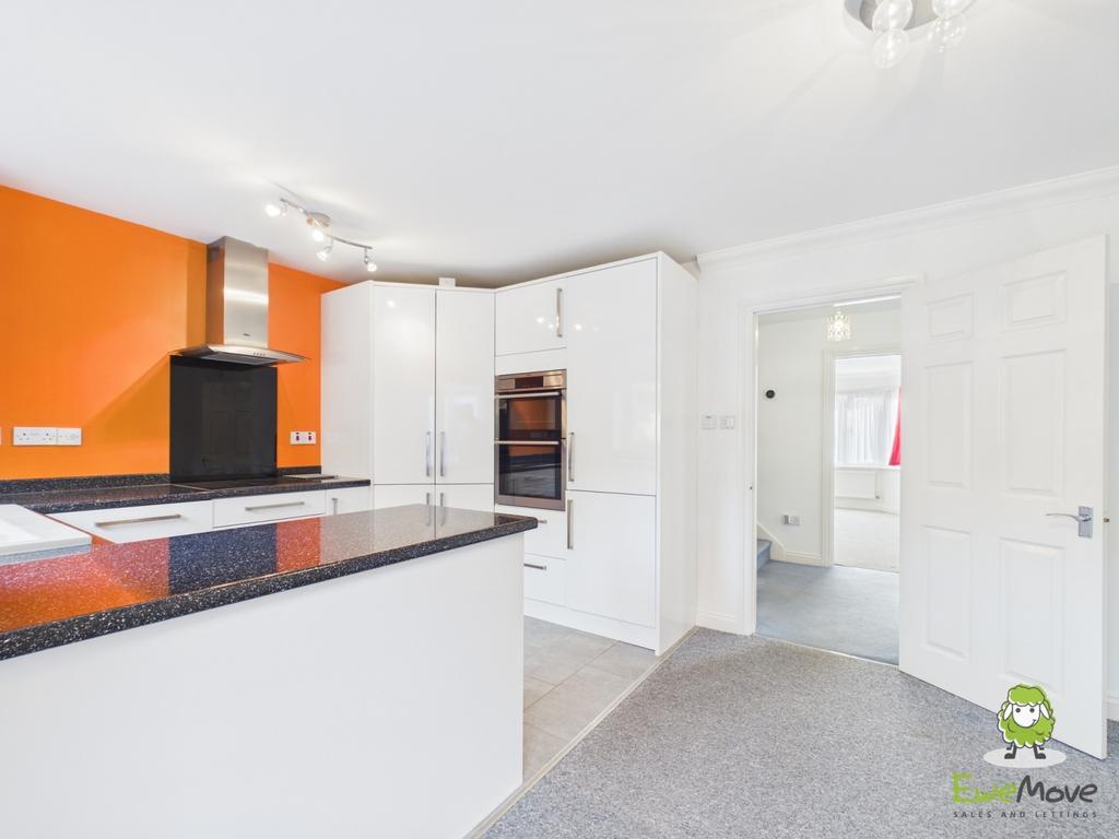 Ewe Move Basingstoke Estate Agents - Speckled Wood