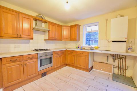 4 bedroom terraced house to rent, Cambridge Road, Ilford, IG3