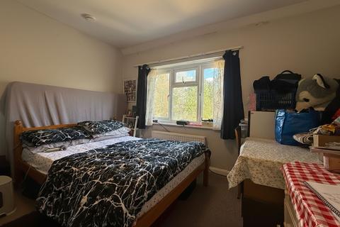 undefined, Manor Waye, Uxbridge, UB8