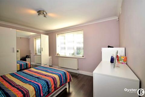 1 bedroom apartment to rent, Oakleigh Road South, Southview, N11