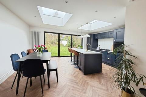3 bedroom semi-detached house for sale, Green Hayes Avenue, Wigan, WN1