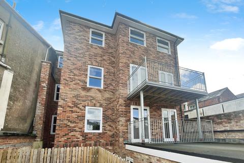 2 bedroom flat to rent, Town Lane, PO36