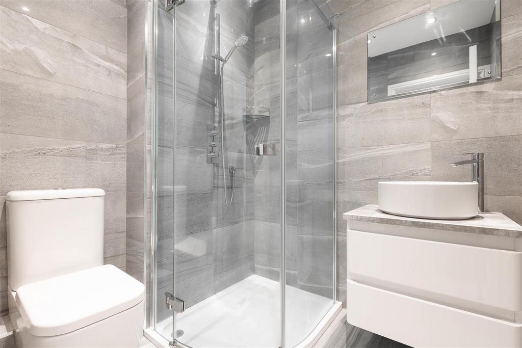Master Bedroom En-Suite