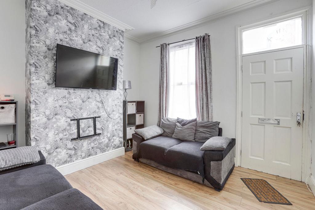 House in Nottingham, Nottinghamshire - View 2