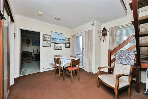 4 bedroom detached bungalow for sale, Old Becclesgate, Dereham