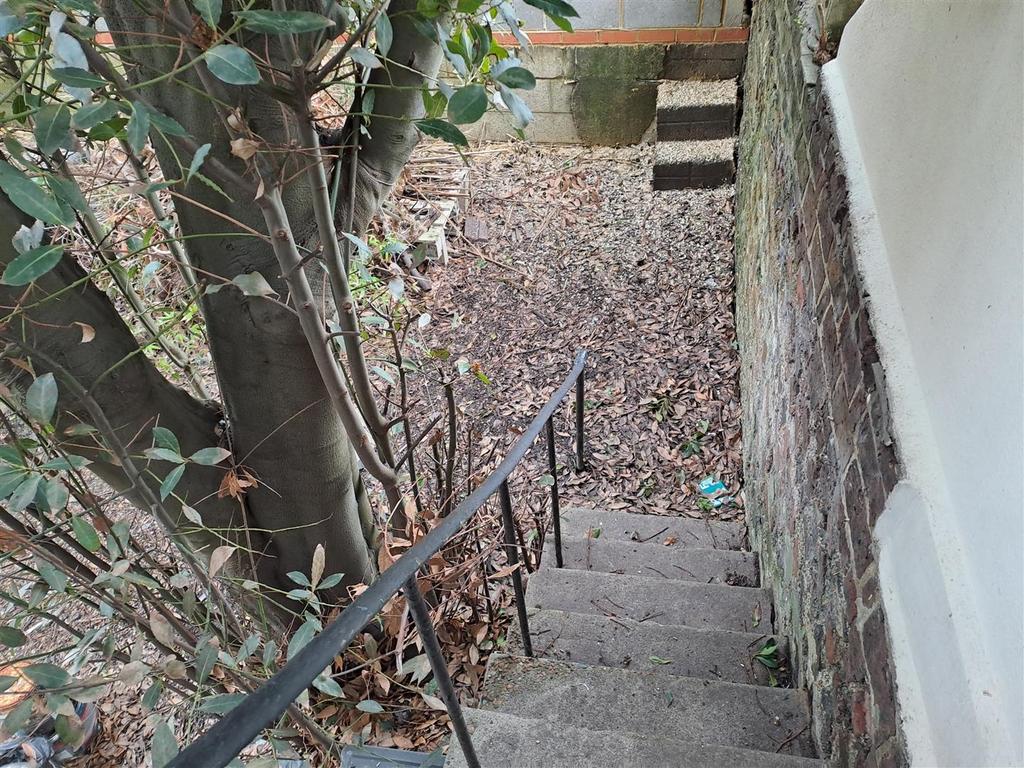 Stairs to Garden.jpg