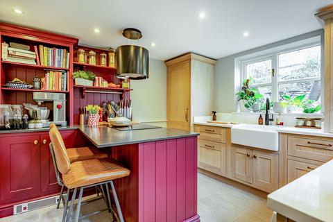 undefined, Main Street Wroxton Banbury, Oxfordshire, OX15 6PT