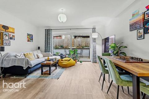 undefined, Addington Road, South croydon