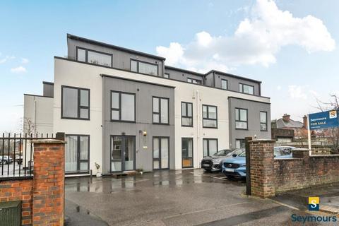 2 bedroom apartment to rent, 172 Worplesdon Road, Guildford GU2