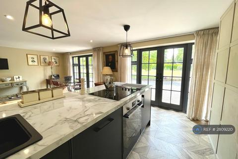 2 bedroom detached house to rent, Main Road, Cleeve, Bristol, BS49