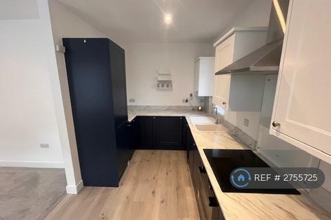 2 bedroom flat to rent, Somerville Court, Shanklin, PO37