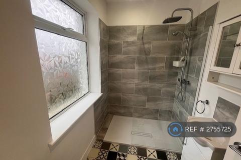 2 bedroom flat to rent, Somerville Court, Shanklin, PO37