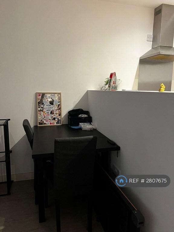 Kitchen/ Living Room