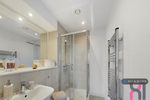 2 bedroom flat to rent, Oldfield Road, Salford, M5