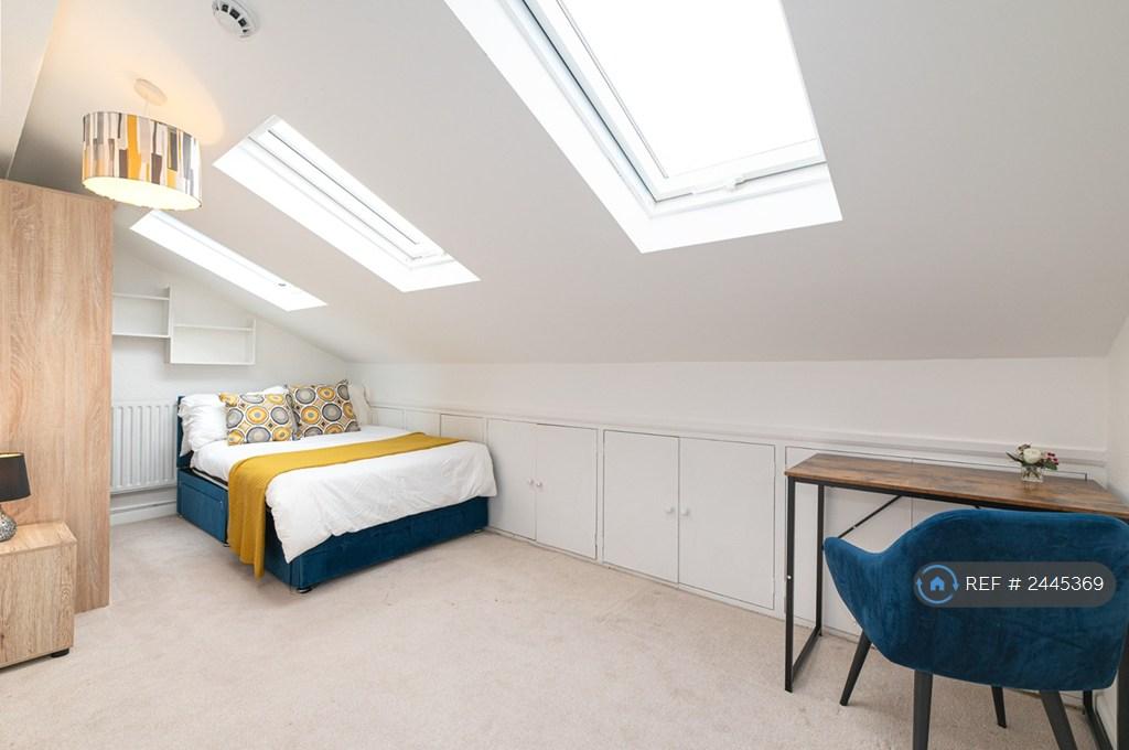 Double Bedroom 5