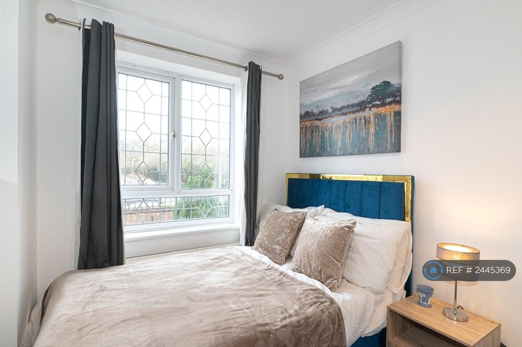 Double Bedroom 3 - Close Up