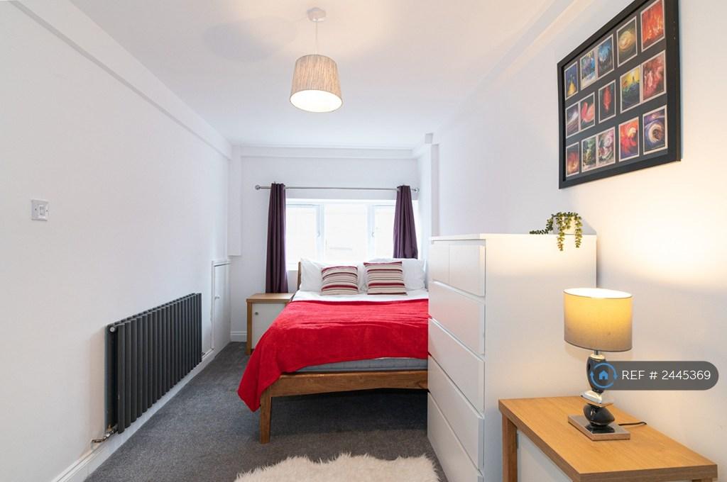 Double Bedroom 1 - Long View
