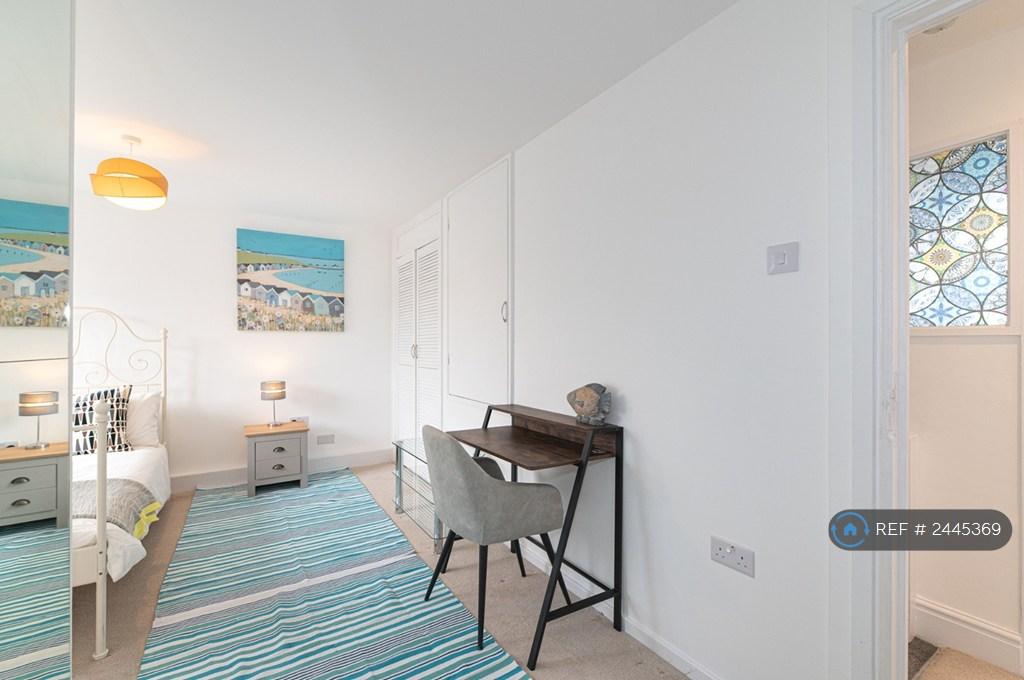 Ensuite 6 Double Bedroom 6