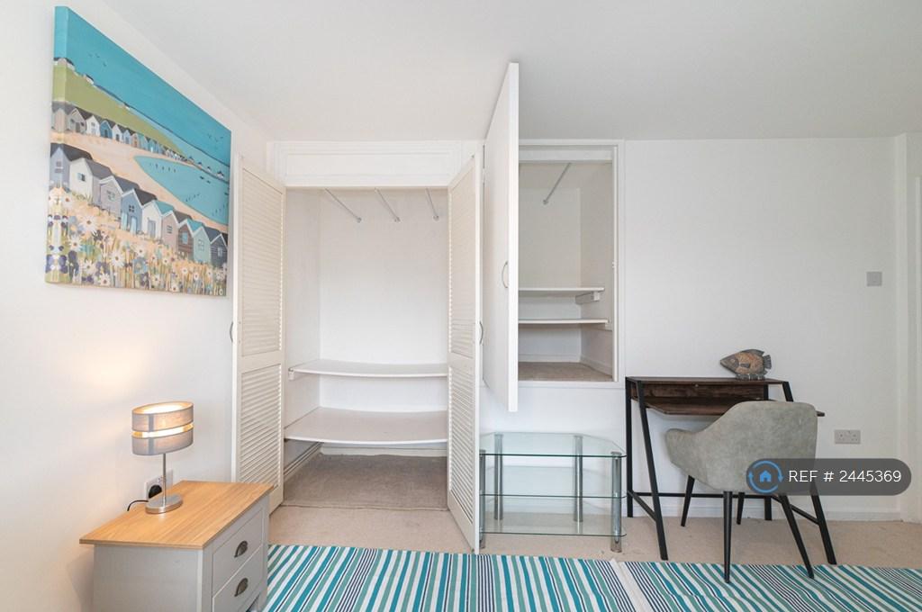 Double Bedroom 6 - Storage