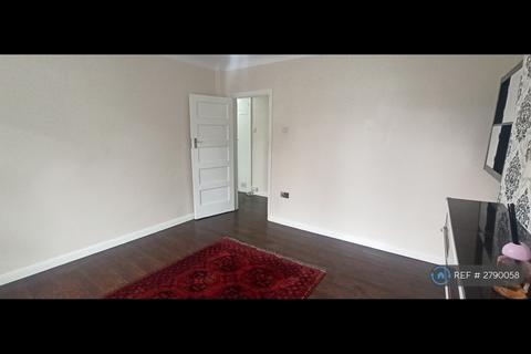 2 bedroom flat to rent, Warwick Road, Thornton Heath, CR7