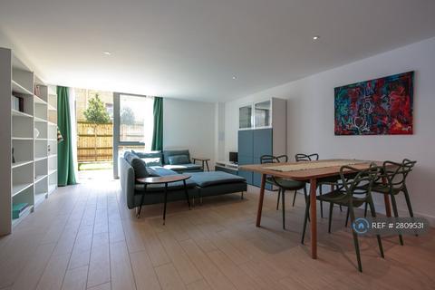 1 bedroom flat to rent, Canalside Square, London, N1