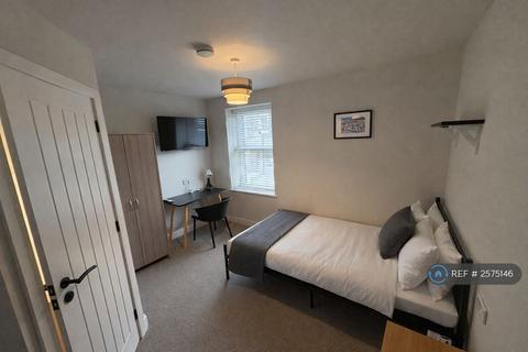 1 bedroom in a house share to rent, High Street, Buxton, SK17