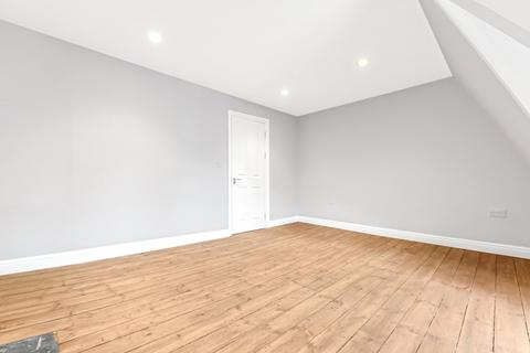2 bedroom duplex to rent, Heath Street, London, NW3