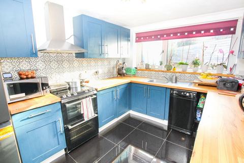 3 bedroom semi-detached house for sale, Radnor Park Road , Folkstone