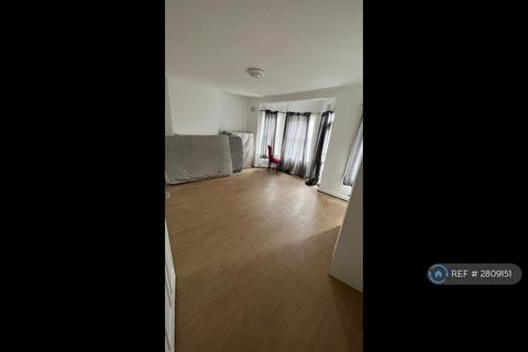 3 bedroom maisonette to rent, Eastern Road, London, SE4
