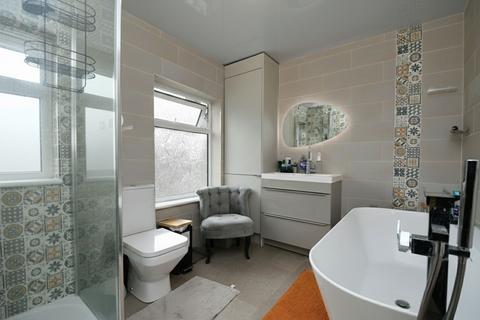 2 bedroom terraced house for sale, Halstead Avenue, Salford, M6
