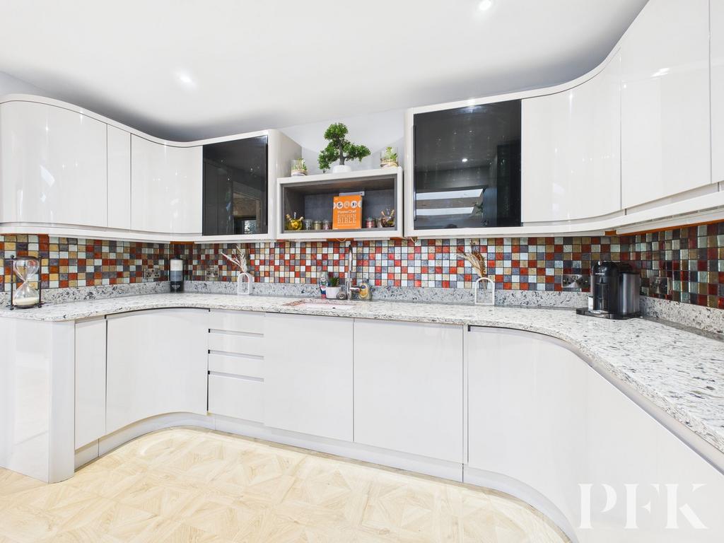 Kitchen/Dining Area