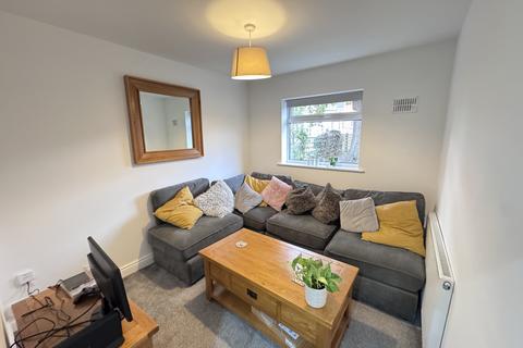 2 bedroom apartment to rent, Waverley Street, Nottingham, NG7