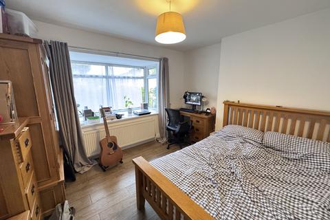 2 bedroom apartment to rent, Waverley Street, Nottingham, NG7