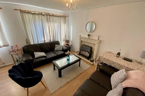 3 bedroom property to rent, Falcon Close, Nottingham, NG7