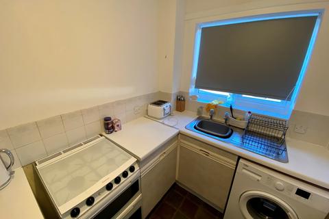 3 bedroom property to rent, Falcon Close, Nottingham, NG7