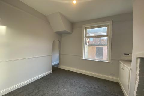3 bedroom end of terrace house to rent, Cambridge Road, Preston, PR5