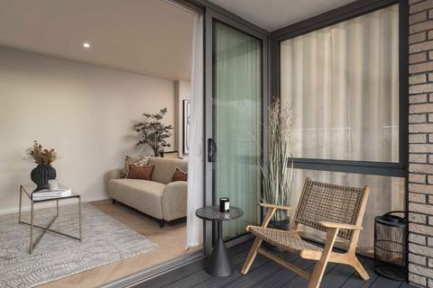 2 bedroom flat for sale, Coombe Road, New Malden KT3