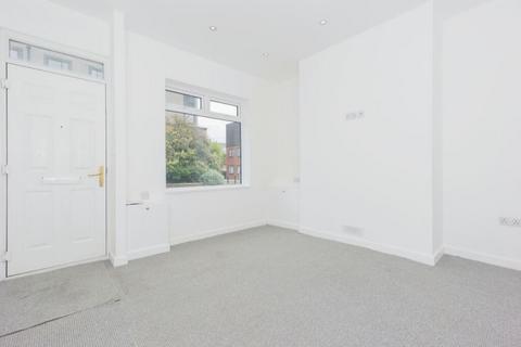 2 bedroom end of terrace house to rent, Dane Road, Sale, M33