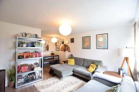 2 bedroom flat to rent, Deans Close, Whickham, NE16
