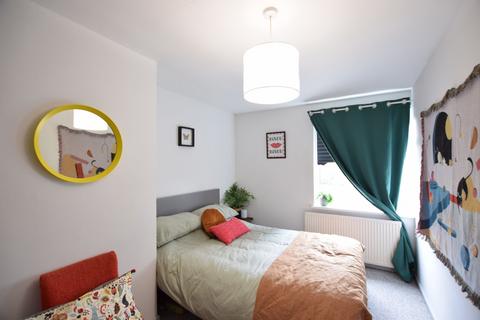 2 bedroom flat to rent, Deans Close, Whickham, NE16