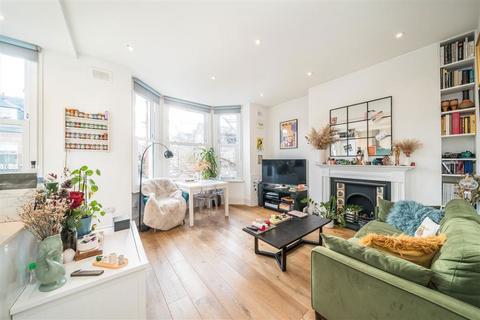 2 bedroom flat for sale, Rosebery Road, London SW2