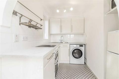 Studio to rent, Discovery Walk, London E1W