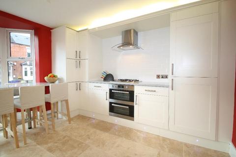 6 bedroom flat to rent, Lenton Boulevard, NOTTINGHAM, NG7